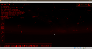 Nächtlicher Sternenhimmel in Stellarium mit aktiviertem Nachtsichtmodus.